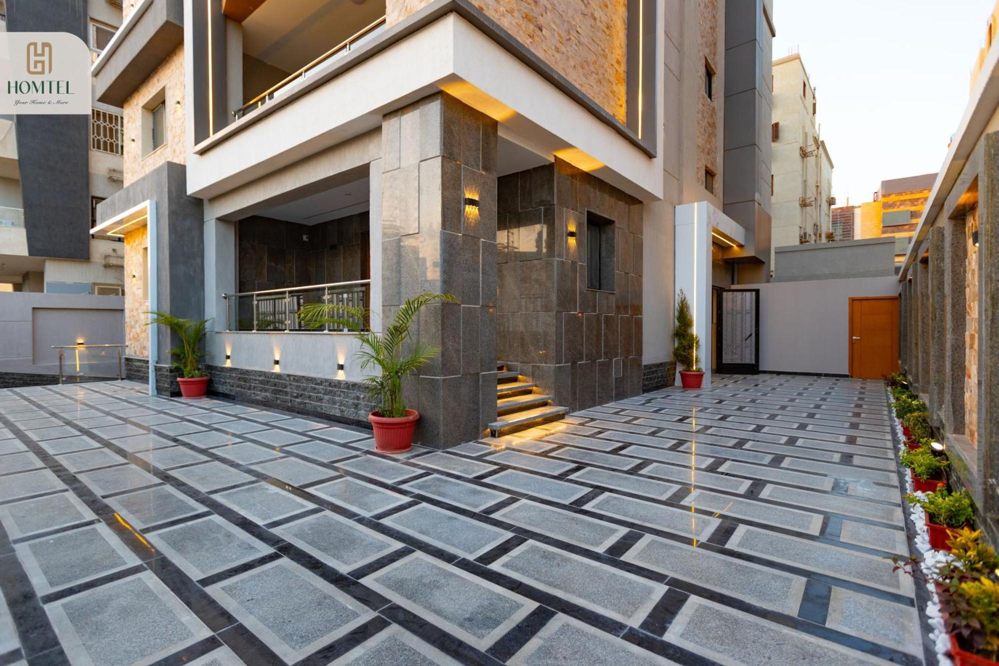 Homtel Auc *