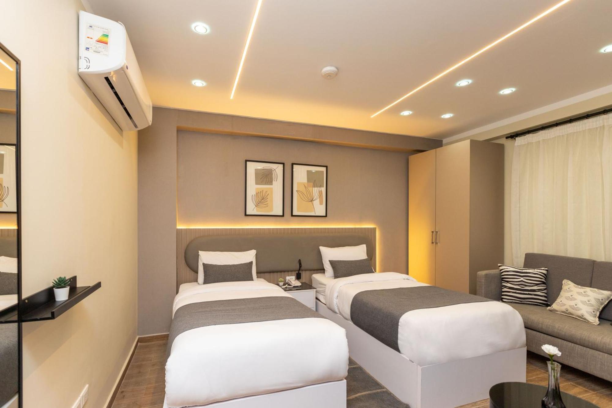Homtel Auc *